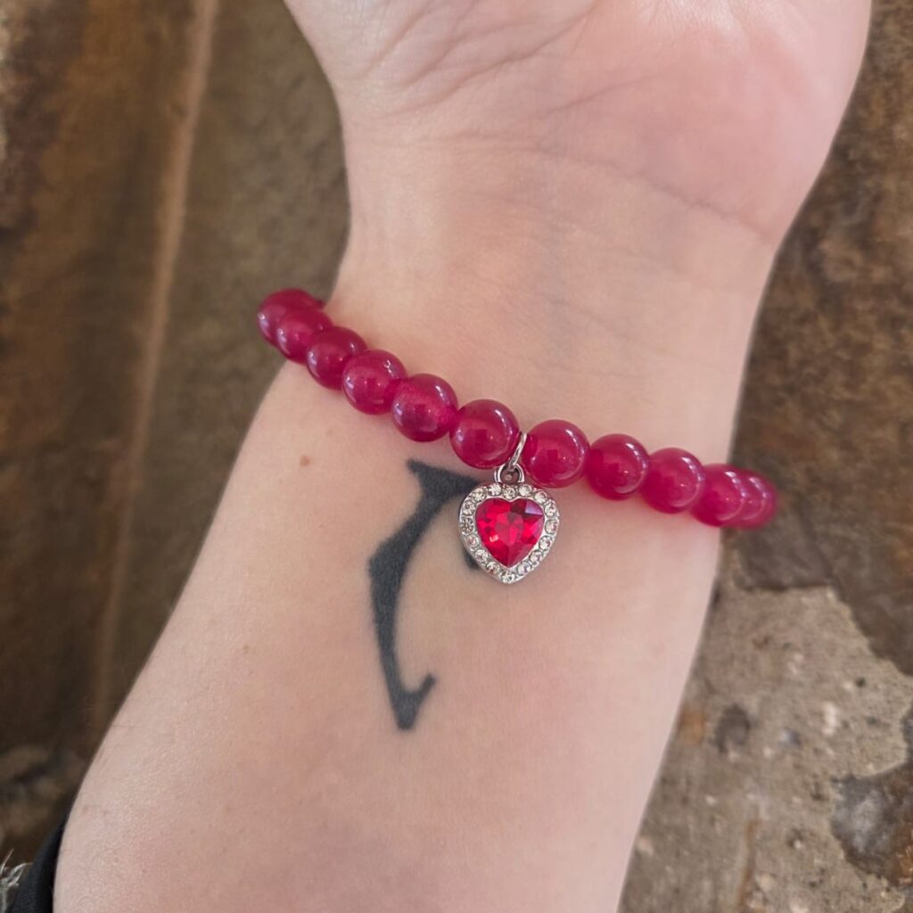 Bracciale pietra di Rubino ciliegio naturale con ciondolo